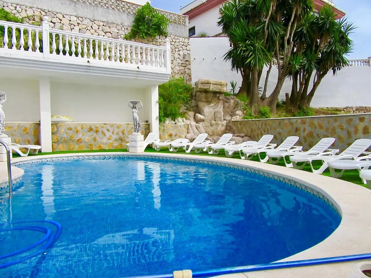 Villa Lissa Luxe 푸엔히롤라