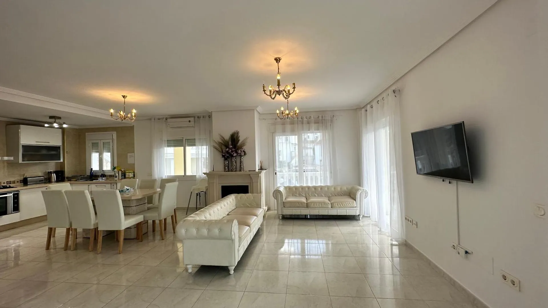 Villa Lissa Luxe 푸엔히롤라