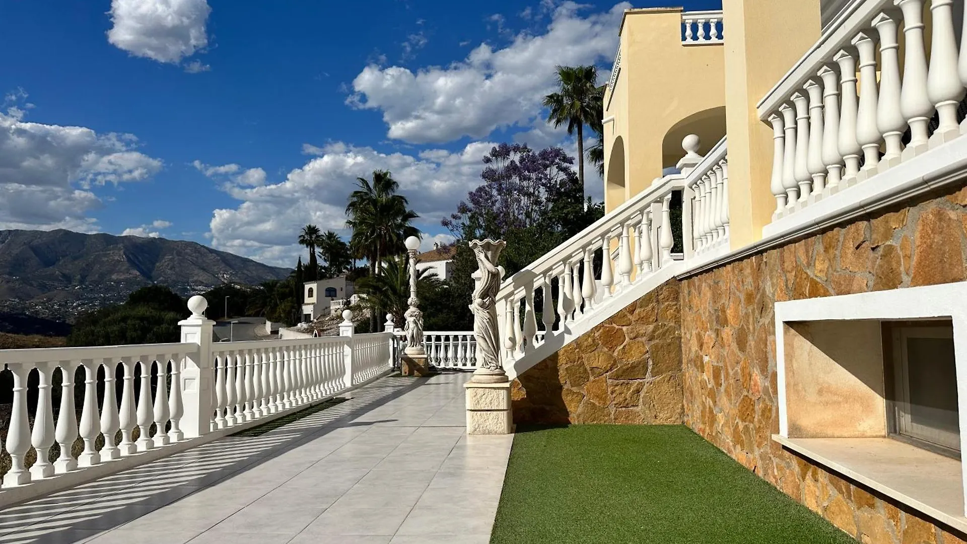 Villa Lissa Luxe 푸엔히롤라