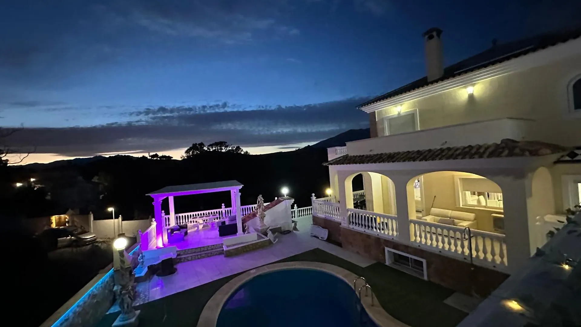 Villa Lissa Luxe 푸엔히롤라 스페인