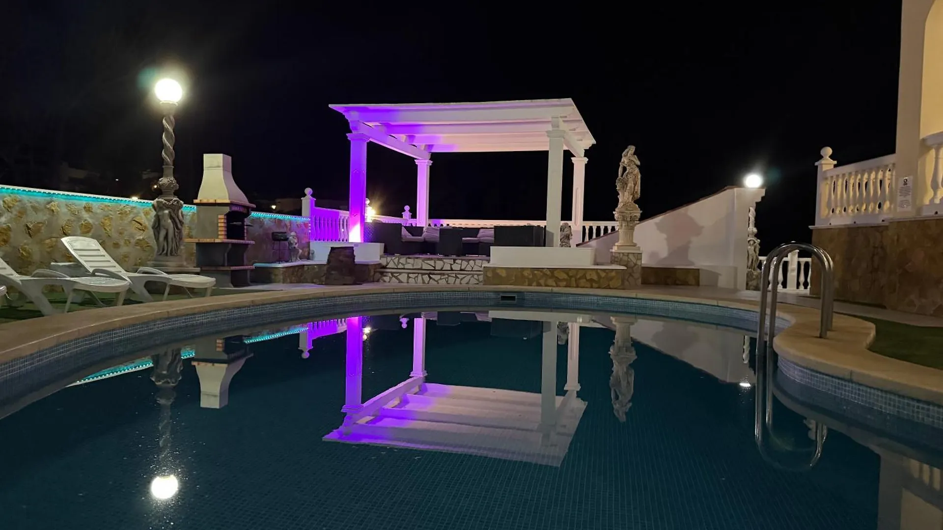 Villa Lissa Luxe 푸엔히롤라 0*,  스페인