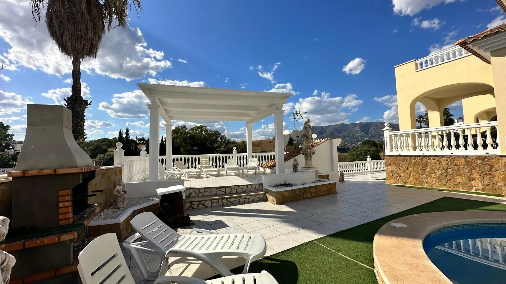 Villa Lissa Luxe Fuengirola Spain