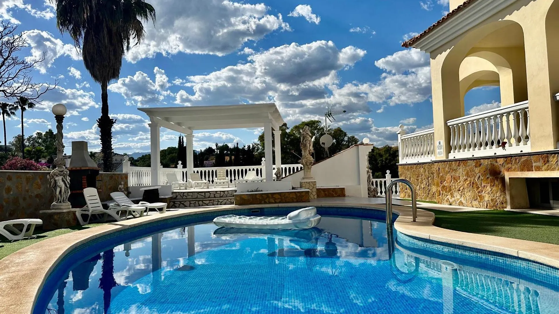 Villa Lissa Luxe Fuengirola Spain